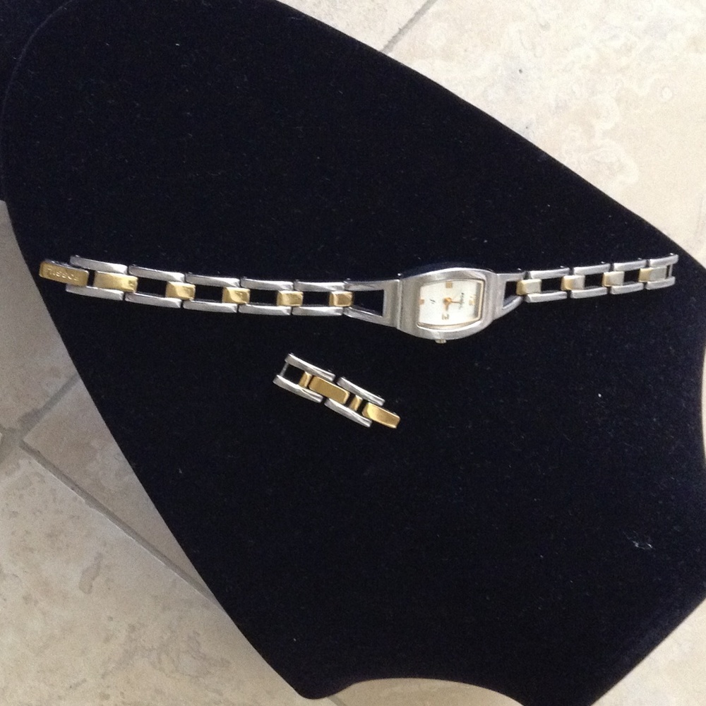 FOSSIL LADIES WATCH